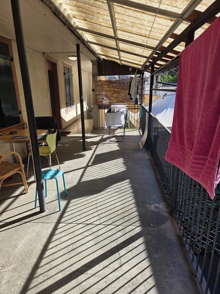 Gemütliches Studio mit Balkon an der Hauptstrasse in Binningen