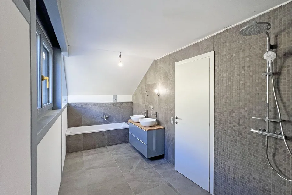 Wunderschöne Villa mit 6,5 Zimmern und Panoramablick in Ponto Valentino