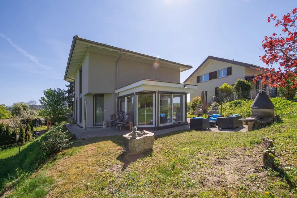 Elegance, light, and high-quality living with style and tranquility.
