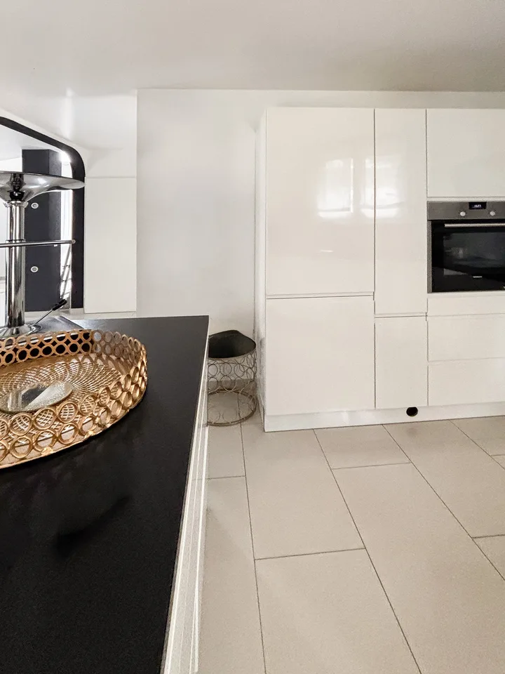 Elegance, light, and high-quality living with style and tranquility.