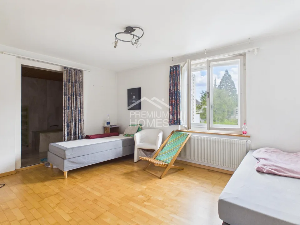 Attractive combination of living and commercial space