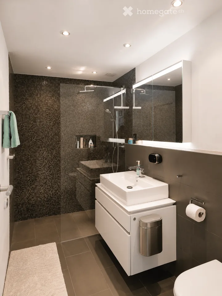 Exclusive maisonette apartment with gallery character and view of the green