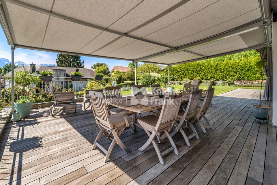 Casa indipendente ristrutturata di 8.5 locali in vendita a St-Légier