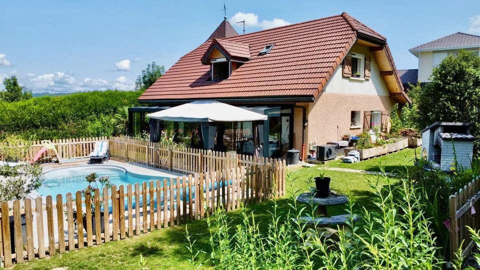 House with 180 m2 and swimming pool