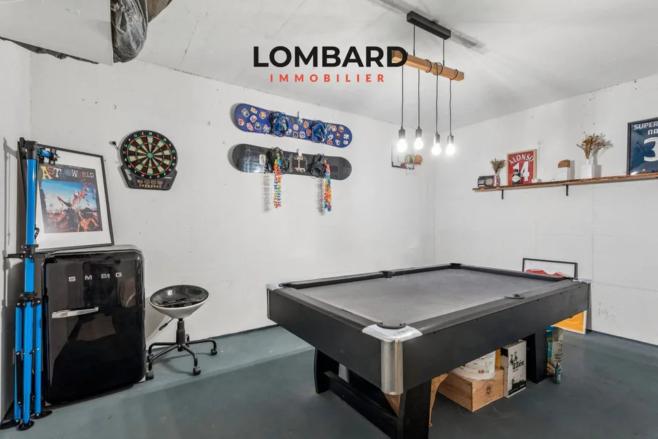 Exceptional 4.5-room apartment with private plot