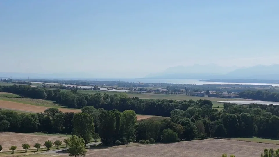 co-exclusivité: Attique en duplex de 275 m² à La Rippe (10' de Nyon)