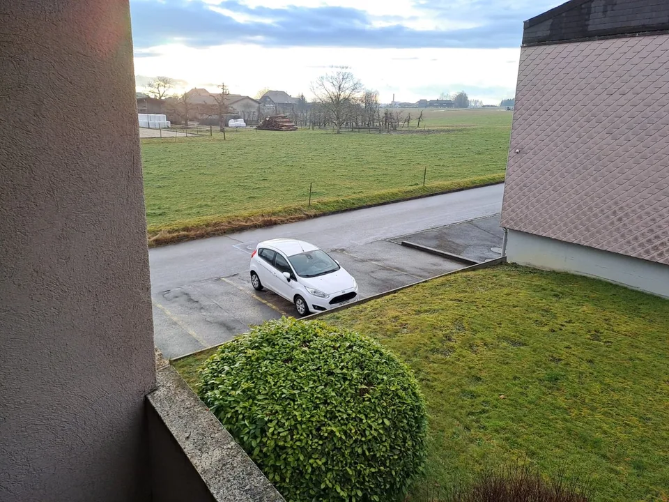 Aussen Parkplätze