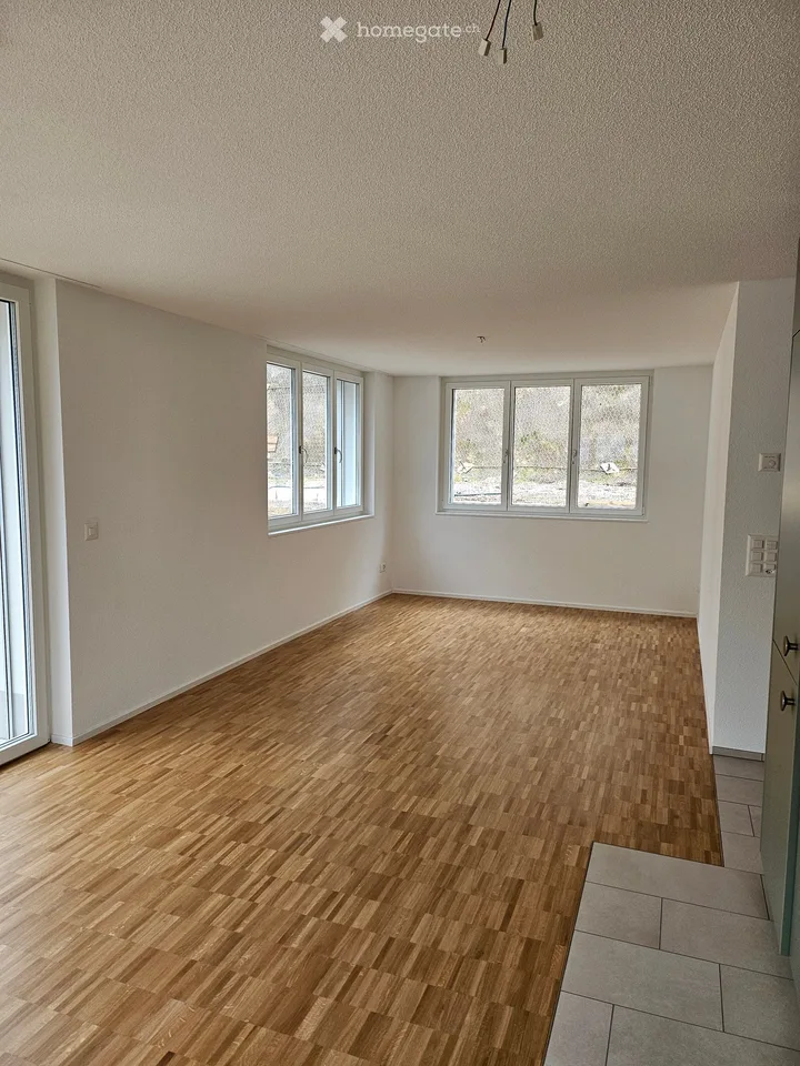 Wölflinswil: appartement 3 pièces et demi au rez-de-chaussée