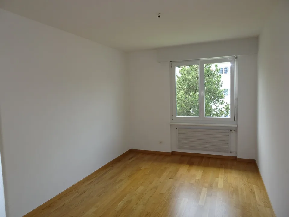 Beautiful 5.5 room apartment with balcony in prime location