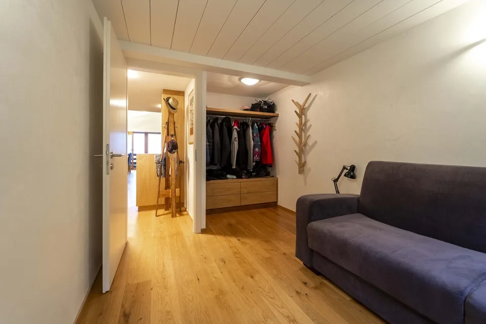 Renovated high-standard apartment with quality materials