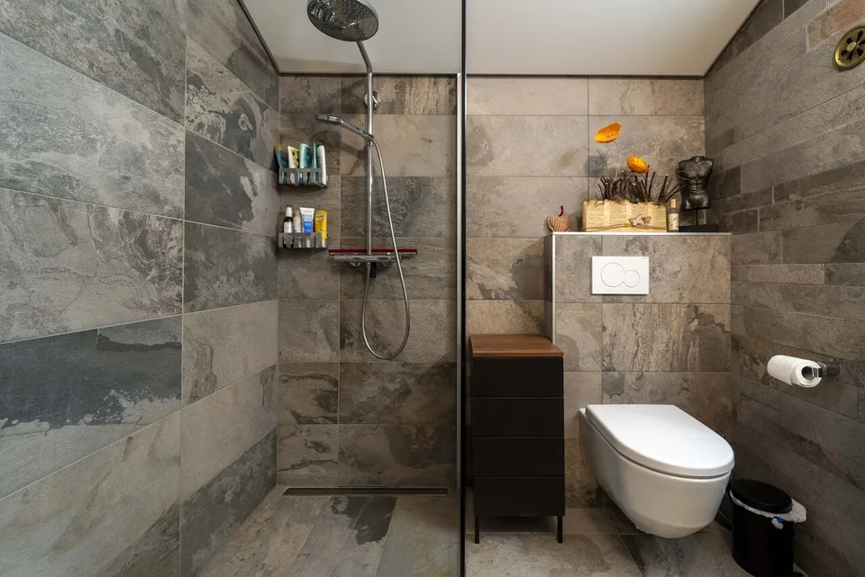 Renovated high-standard apartment with quality materials