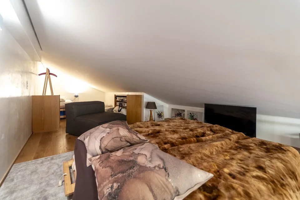 Renovated high-standard apartment with quality materials