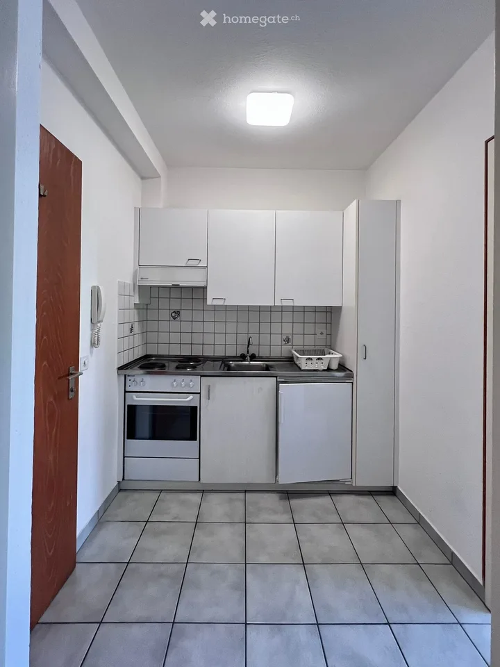 Helles Einzimmerapartment mit separater Küche