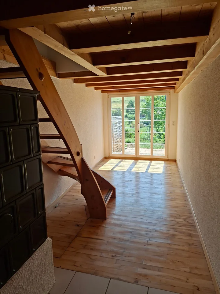 Flarzhaus an ruhiger, grüner und sonniger Lage mit Sicht auf Bäretswil