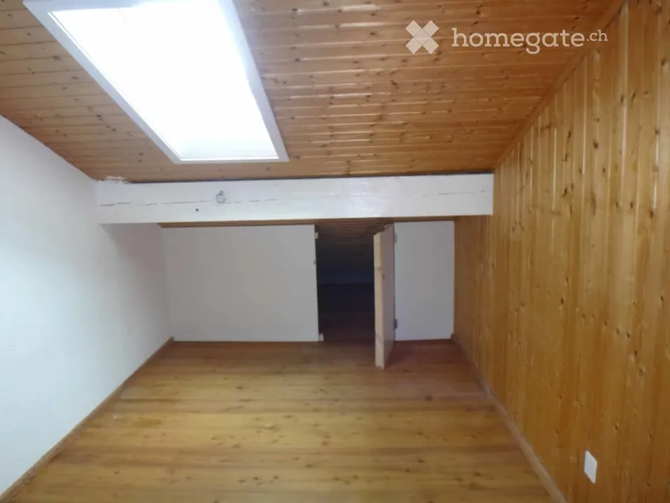Flarzhaus an ruhiger, grüner und sonniger Lage mit Sicht auf Bäretswil