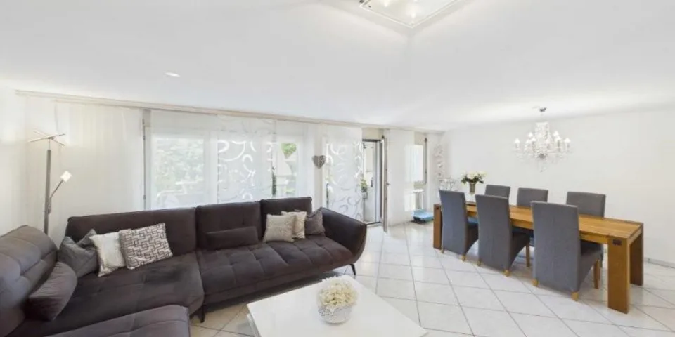 ***Bright 4.5-room apartment with balcony***