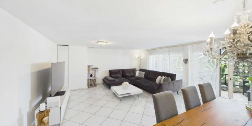 ***Bright 4.5-room apartment with balcony***