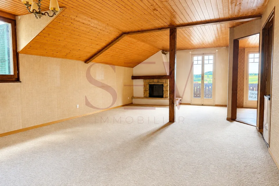 2 Wohnungen mit 3.5 Zimmern - Chalet mit Charakter und freier Sicht