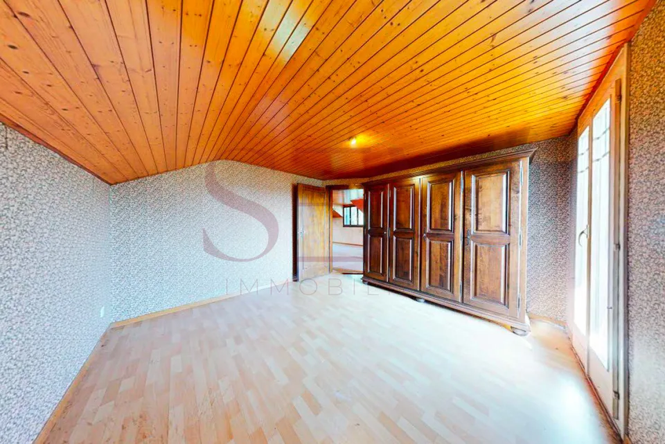 2 Wohnungen mit 3.5 Zimmern - Chalet mit Charakter und freier Sicht