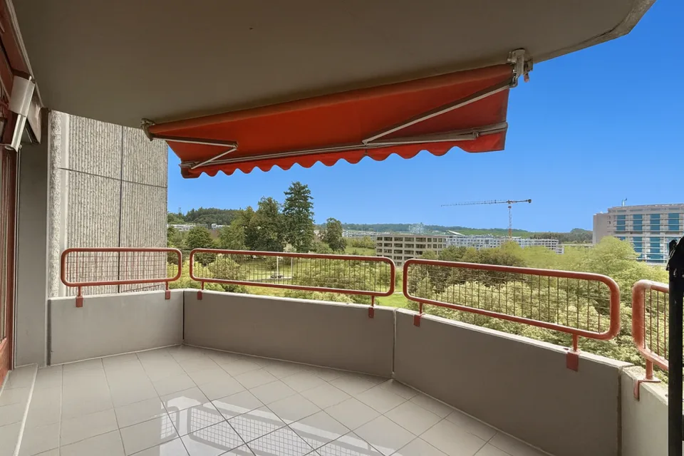 Spacious 4.5-room apartment in the popular Holenacker quarter