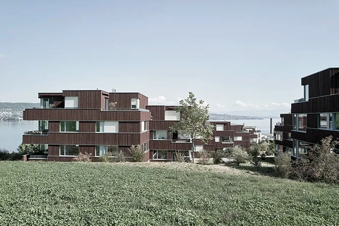 Moderne Attikawohnung mit schöner See- und Bergsicht