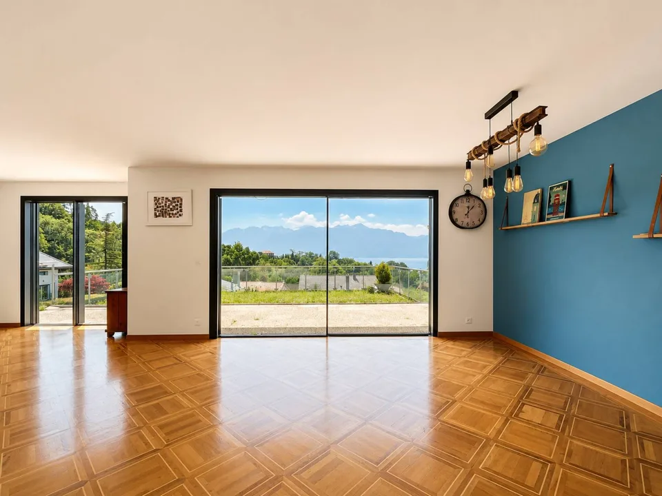 Villa indipendente di 6,5 locali con panorama sul Lago di Ginevra e le Alpi