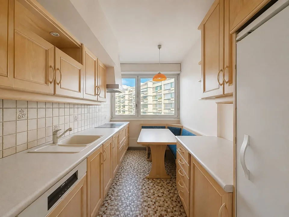Exklusiv: Großes 4-Zimmer-Wohnung in der Nähe der Innenstadt