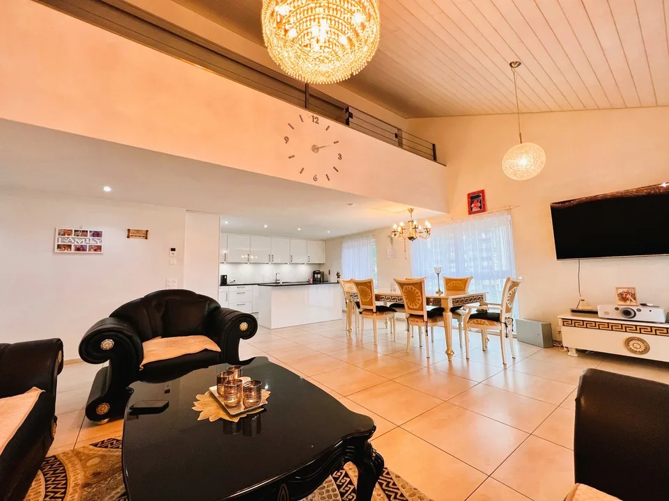 Quietly located yet close to the center 5 minutes on foot to the train station
