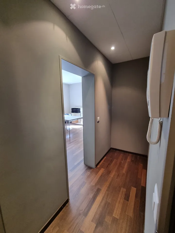 Attraktives Einzelbüro am Kreuzplatz – ideal für erweiterte Immobilienbranche