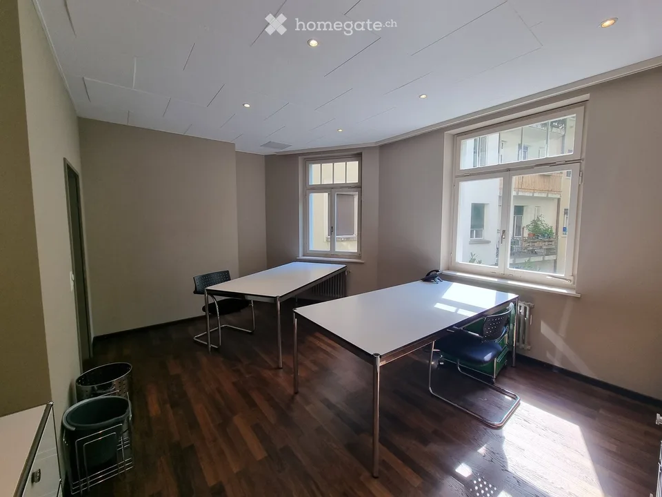 Attraktives Einzelbüro am Kreuzplatz – ideal für erweiterte Immobilienbranche
