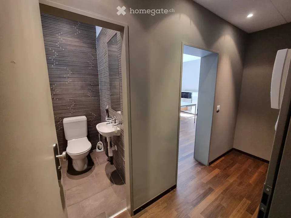 Attraktives Einzelbüro am Kreuzplatz – ideal für erweiterte Immobilienbranche