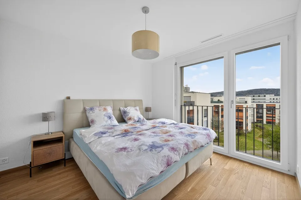 ***RESERVIERT*** BIJOU - 2.5-Zimmer-Attikawohnung vor den Toren Zürichs