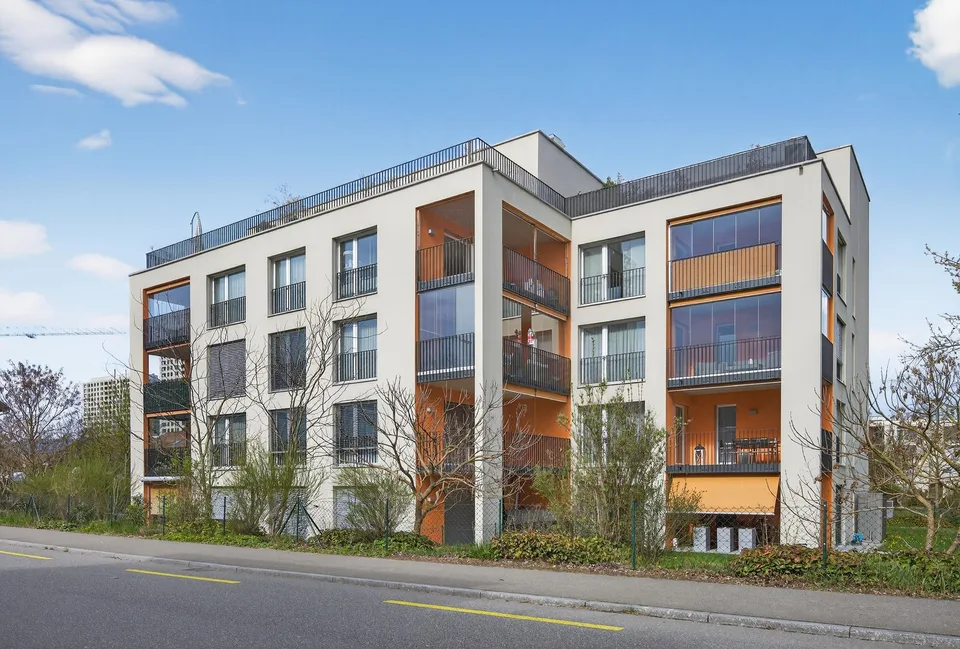 ***RESERVIERT*** BIJOU - 2.5-Zimmer-Attikawohnung vor den Toren Zürichs