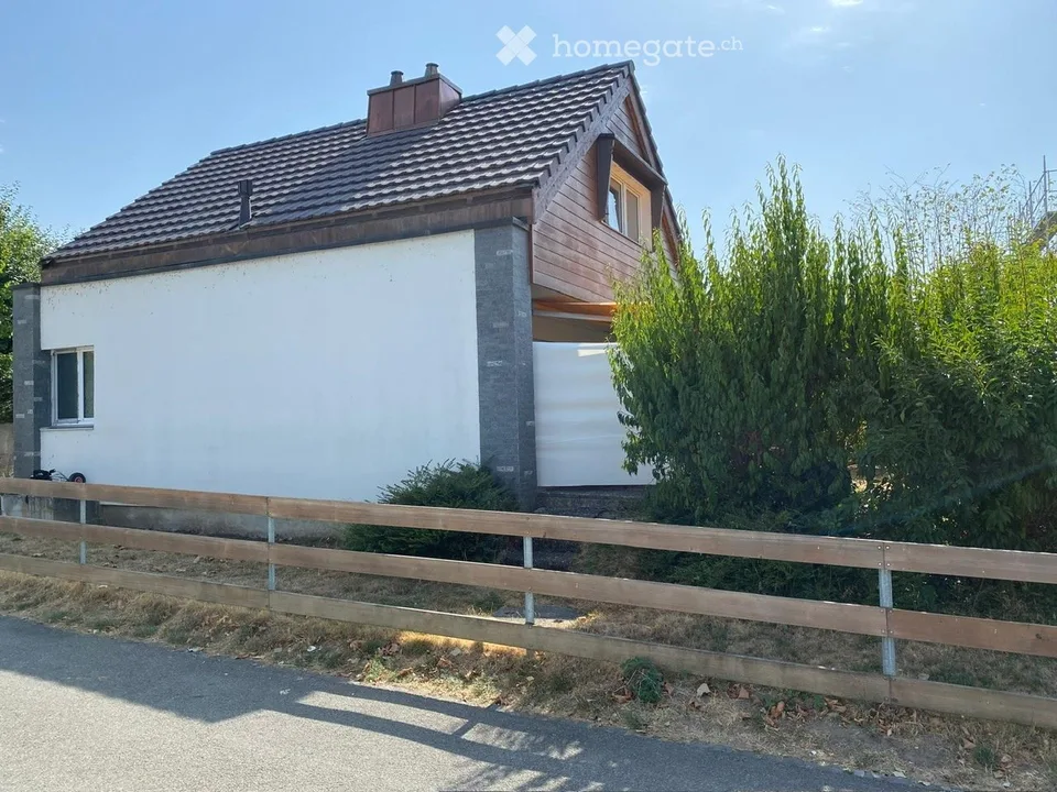 Charmantes 2.5-Zimmer-Doppelhaushälfte in Lüscherz – Seenähe und Idylle pur