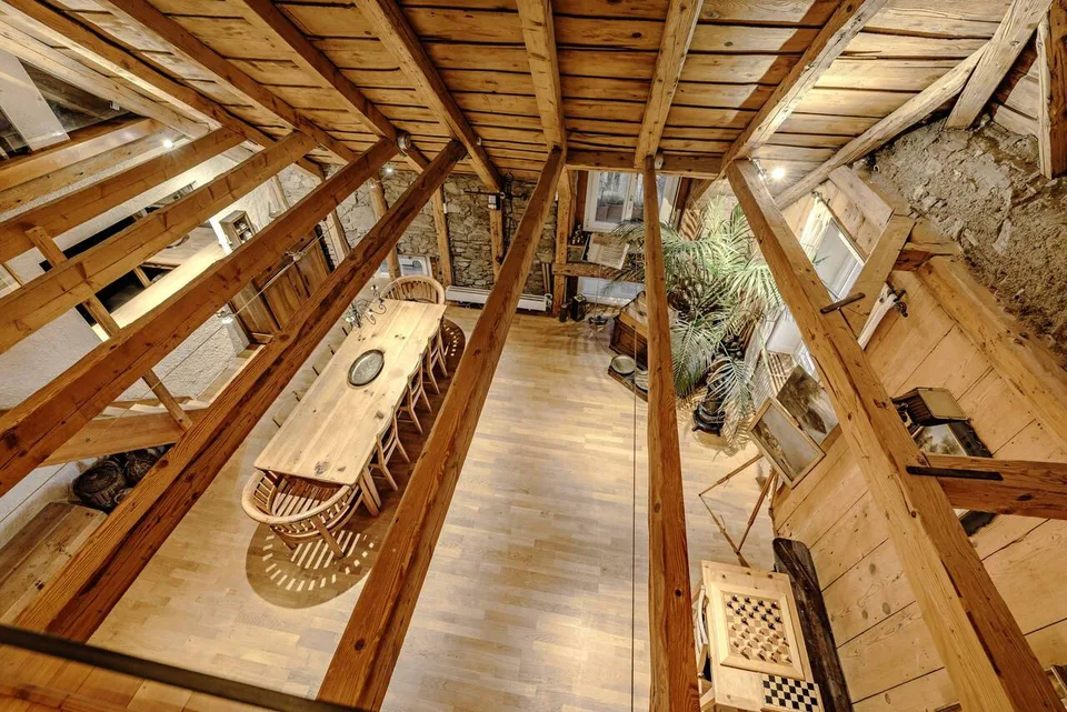 Die Kunst des Lebens in der Höhe, in einem Doppelhaus mit Loftcharakter