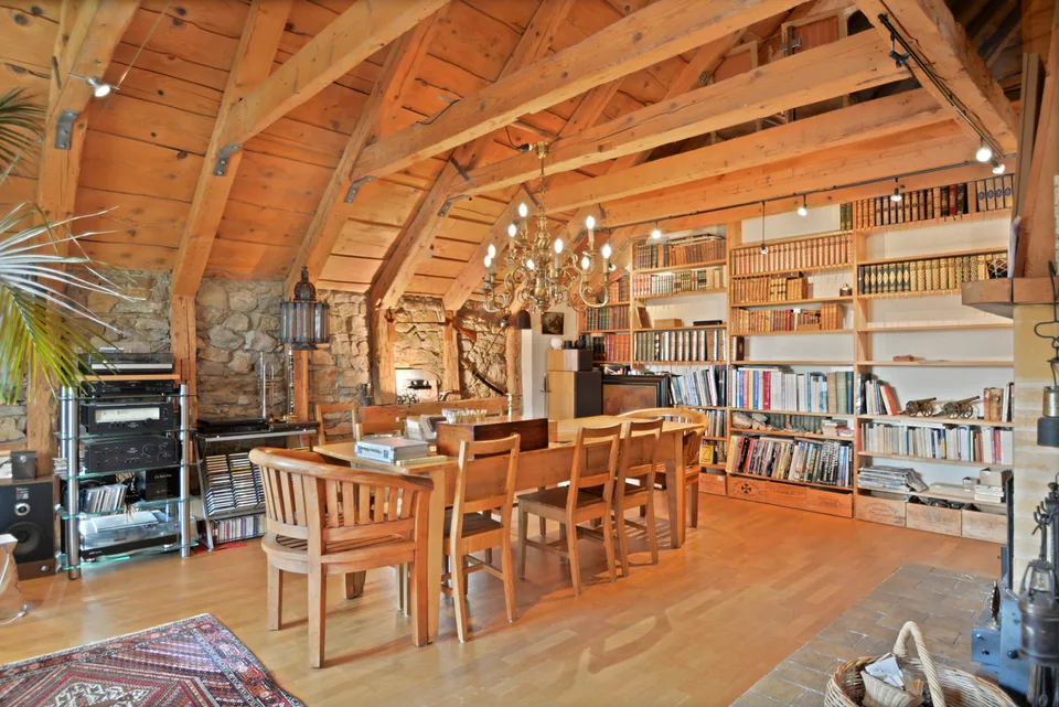 Die Kunst des Lebens in der Höhe, in einem Doppelhaus mit Loftcharakter