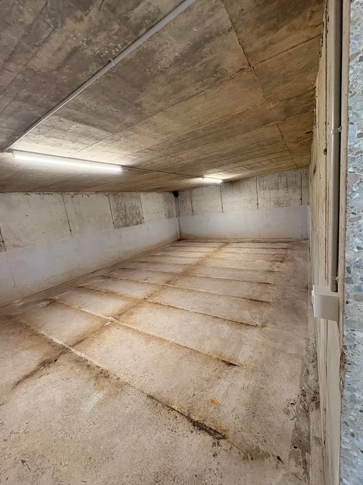 Wunderschöne preisgünstige Dachwohnung mit Cheminée, ruhig und doch zentral