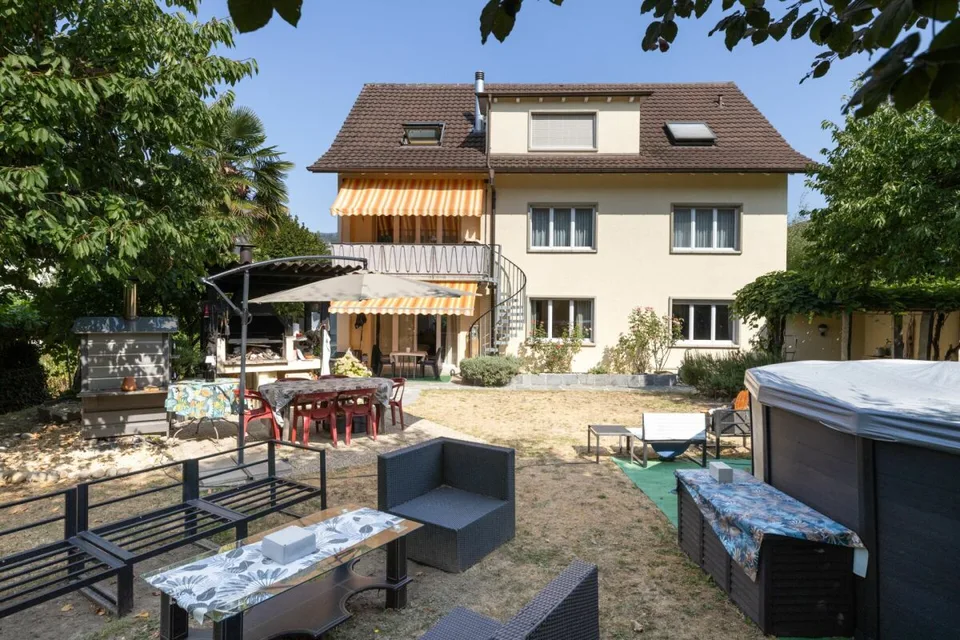 Casa multifamiliare con riserva di terreno edificabile nel bel quartiere di Linden a Biel BE – foto 17 di 21