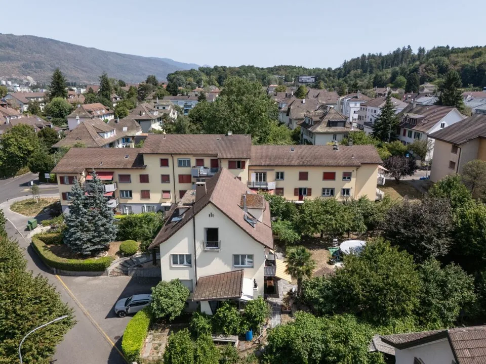 Casa multifamiliare con riserva di terreno edificabile nel bel quartiere di Linden a Biel BE – foto 20 di 21