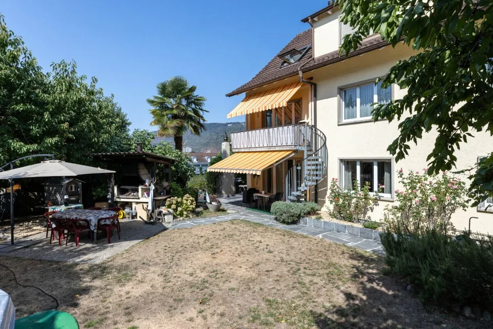 Casa multifamiliare con riserva di terreno edificabile nel bel quartiere di Linden a Biel BE – foto 19 di 21