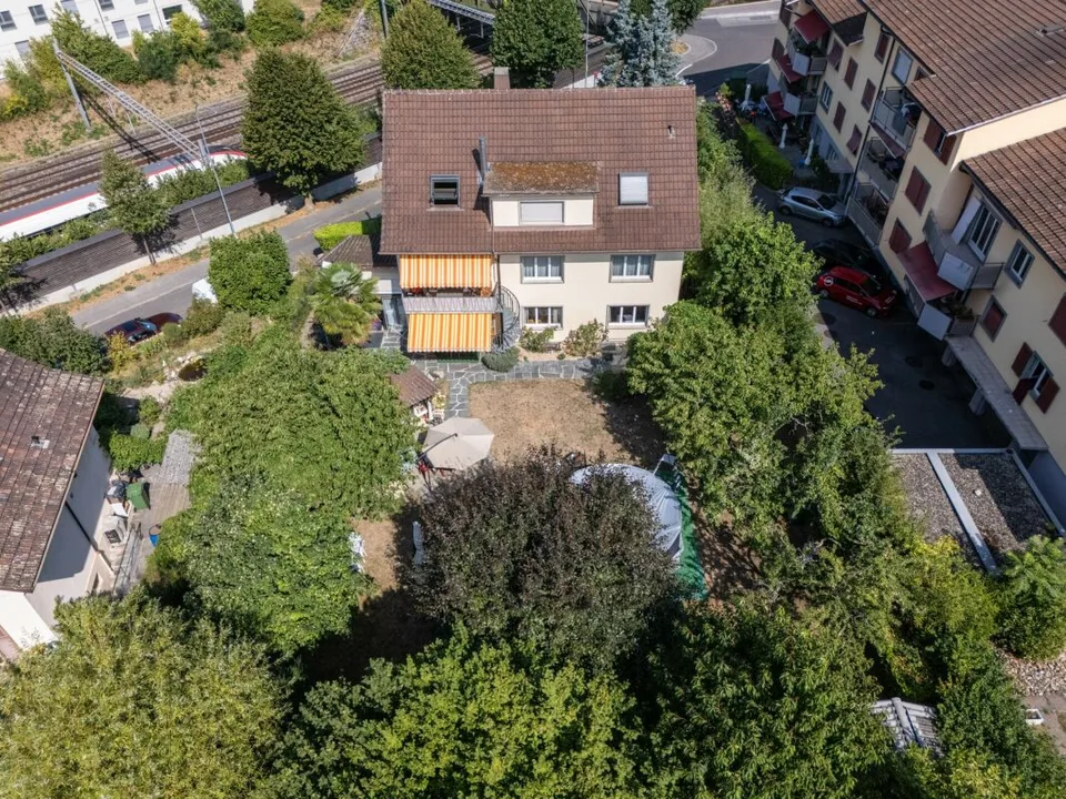 Casa multifamiliare con riserva di terreno edificabile nel bel quartiere di Linden a Biel BE – foto 21 di 21