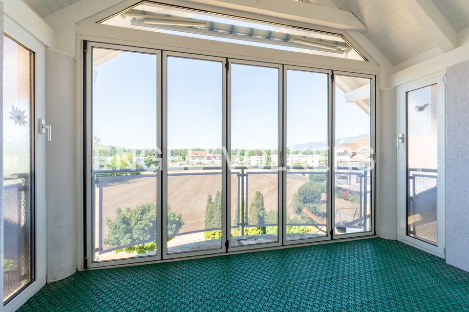 Apartment with a far-reaching view and panoramic balcony
