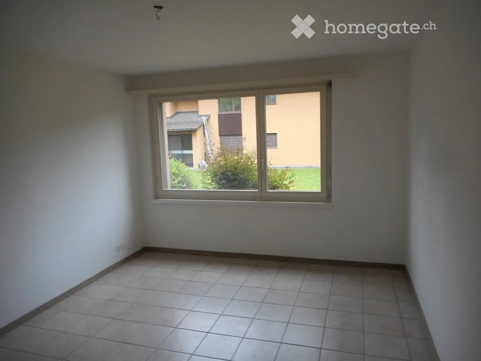 Am Südrand von Bassersdorf grosse 2 1/2 Zr-Wohnung nach Vereinbarung