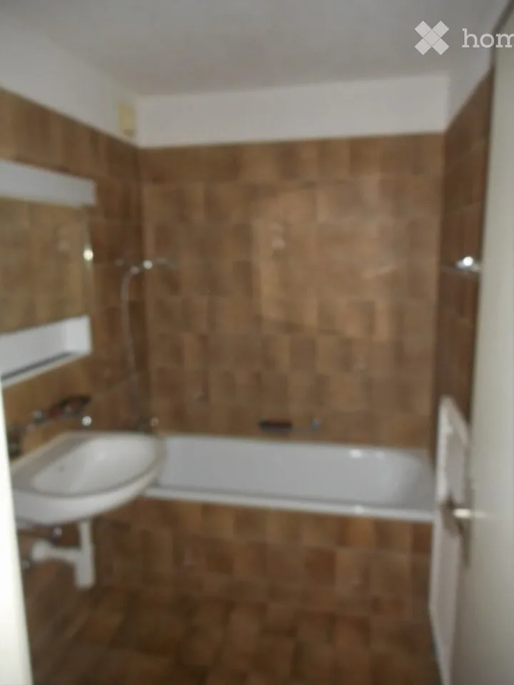 Am Südrand von Bassersdorf grosse 2 1/2 Zr-Wohnung nach Vereinbarung