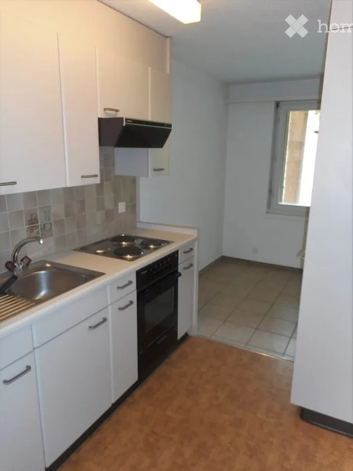 Am Südrand von Bassersdorf grosse 2 1/2 Zr-Wohnung nach Vereinbarung