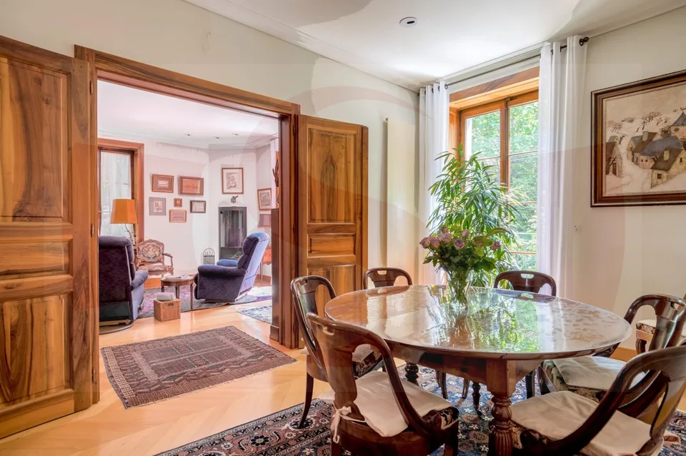 Rare appartement proche de l'église Russe