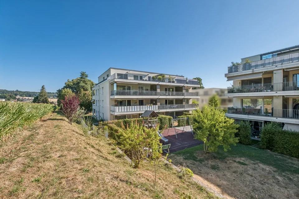 Modern, perfectly thought-out 3.5-room apartment centrally and naturally located in Safenwil
