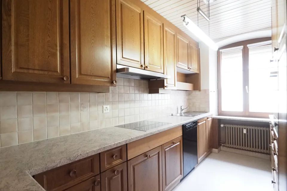 À louer un spacieux appartement duplex/maisonnette de 6,5 pièces dans le Stedtli Laufen.