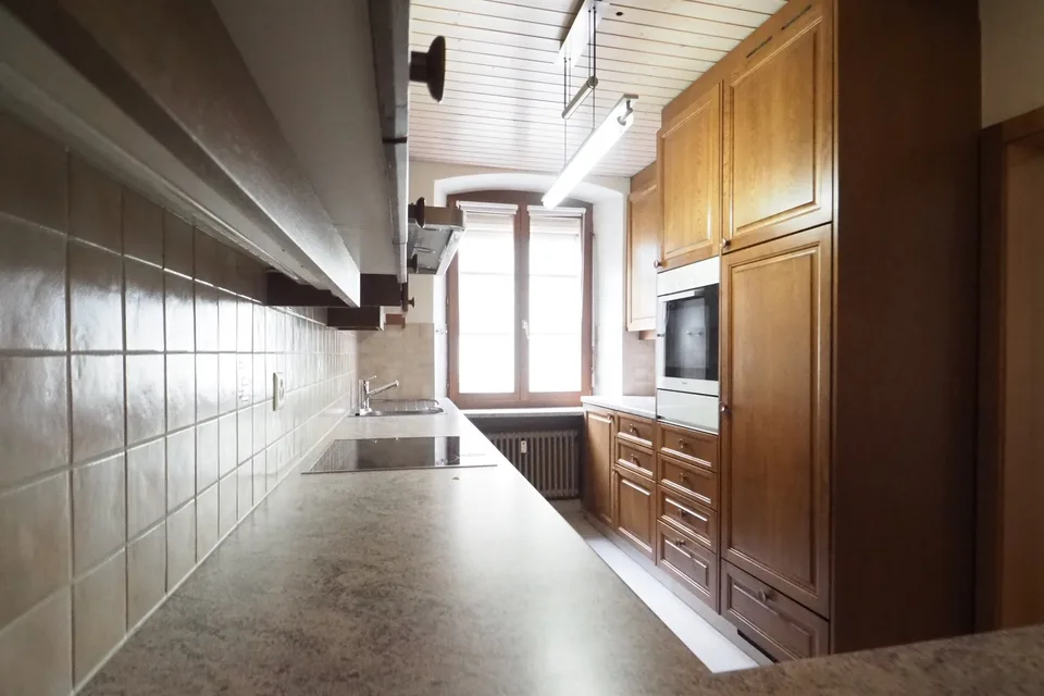 À louer un spacieux appartement duplex/maisonnette de 6,5 pièces dans le Stedtli Laufen.