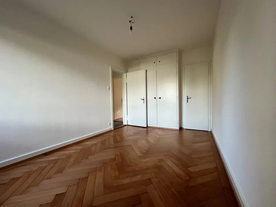 Appartamento in vecchio edificio ristrutturato, vicino alla stazione principale, ideale per pendolari